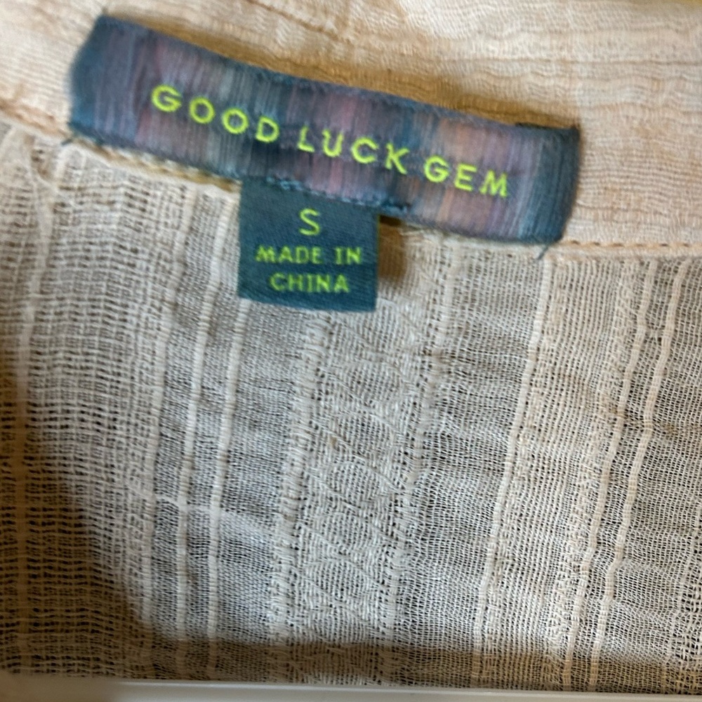Small Good Luck Gem gauze, blush pink collared button up tie top - Picture 2 of 3